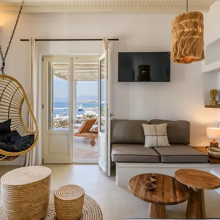 Holiday home Supreme House With Views & Pool & Parking