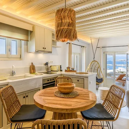 Supreme House With Views & Pool & Parking Holiday home